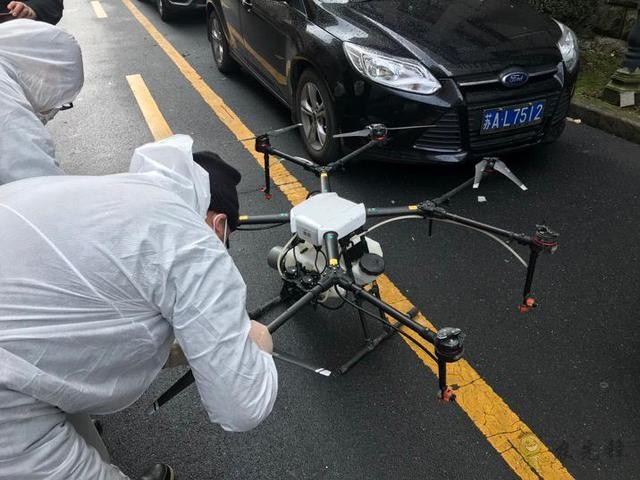 無人機戰&ldquo;疫&rdquo;：莊稼衛士變身防疫消殺能手