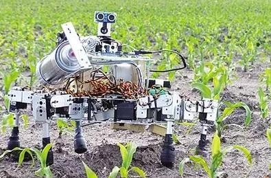 未來農機:會學習的農田作業機器人