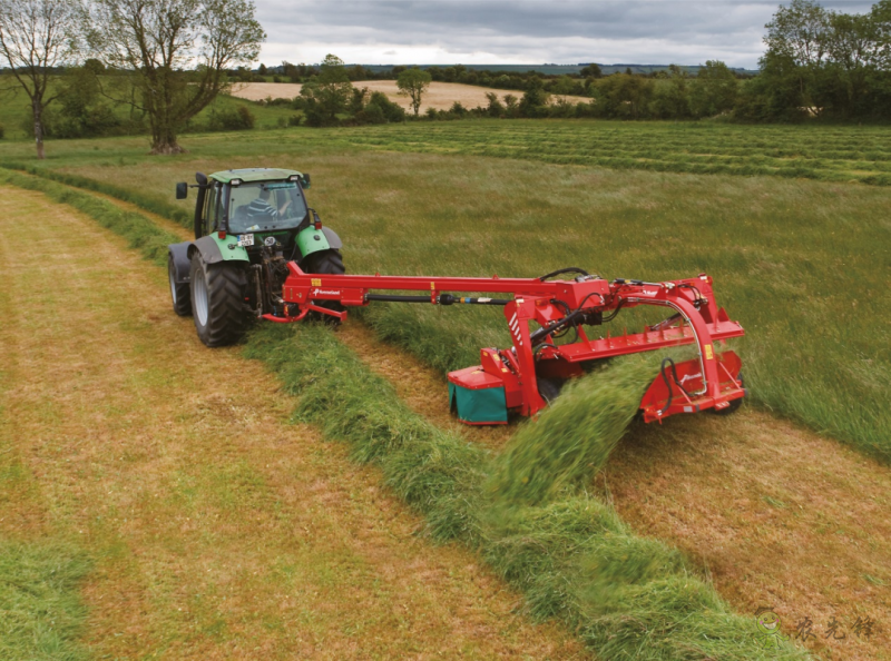 格蘭牧草設(shè)備，助力新疆草業(yè)發(fā)展