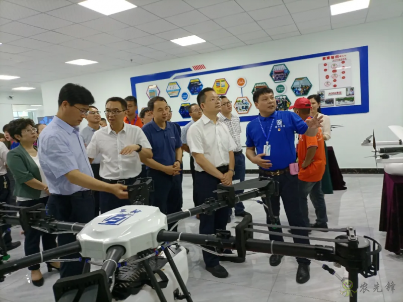 全國(guó)專(zhuān)業(yè)農(nóng)機(jī)手培訓(xùn)行動(dòng)在湖南婁底啟動(dòng)